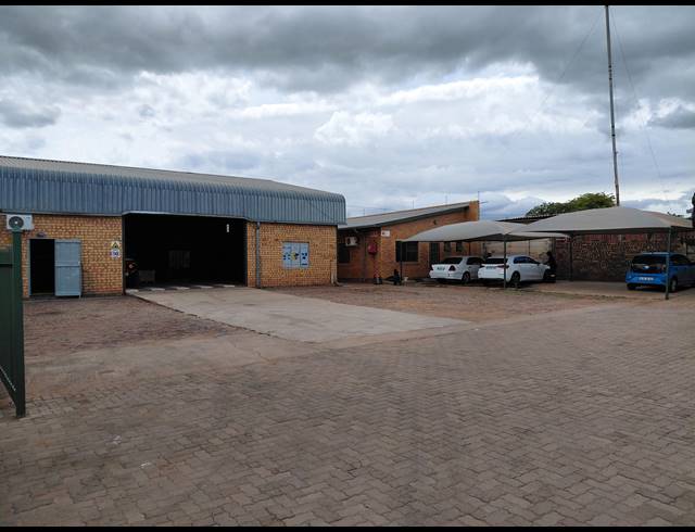 1,743M² BUSINESS FOR SALE IN MOKOPANE CENTRAL
